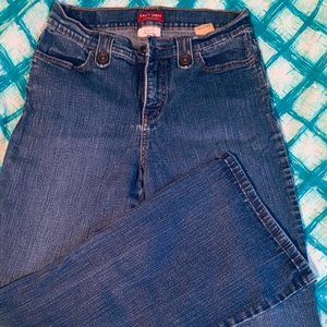 Levi Jeans - Women's 8 Medium
